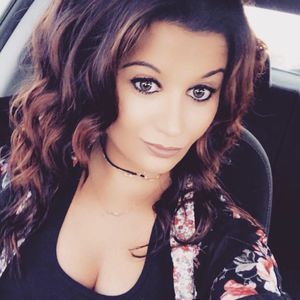 Meet your Posher, Caitlin